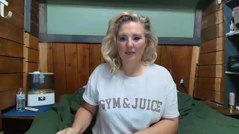 lisanixs online show from 02-05-26, 05:50