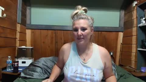 Snapshot of littlelisa1 chatting on 04-30-26, 09:08 lisanixs online show from 04-30-26, 09:08