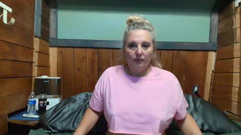 Snapshot of littlelisa1 chatting on 05-04-26, 03:52 lisanixs online show from 05-04-26, 03:52
