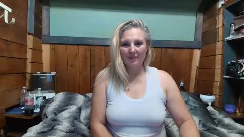 Snapshot of littlelisa1 chatting on 05-29-26, 03:59 lisanixs online show from 05-29-26, 03:59