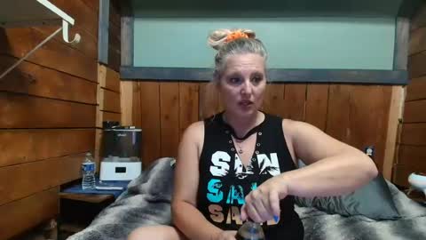 Snapshot of littlelisa1 chatting on 06-11-26, 07:12 lisanixs online show from 06-11-26, 07:12