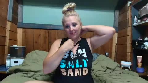 Snapshot of littlelisa1 chatting on 07-06-26, 01:46 lisanixs online show from 07-06-26, 01:46