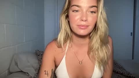 Snapshot of littlemaryjane19 chatting on 03-03-25, 07:49 Marciabrady online show from 03-03-25, 07:49