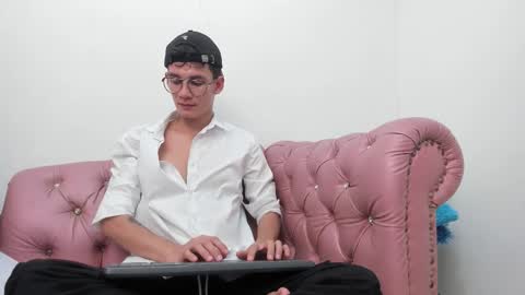 MAX online show from 10-15-25, 05:51