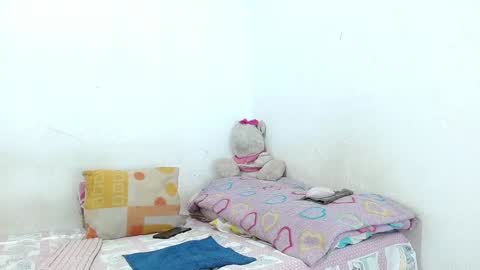 Snapshot of littlemia_777 chatting on 12-25-24, 10:59 Mia online show from 12-25-24, 10:59