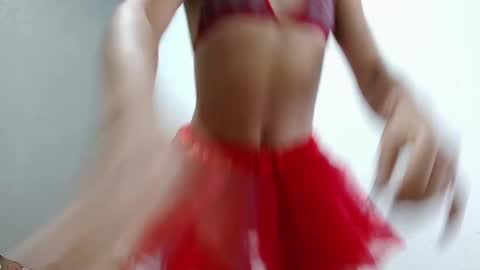 Snapshot of littlemia_777 chatting on 02-22-25, 05:02 Mia online show from 02-22-25, 05:02
