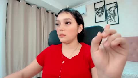 Sarahs Room online show from 12-16-25, 10:04