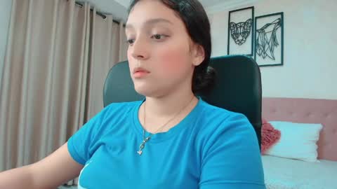 Sarahs Room online show from 05-27-26, 12:40
