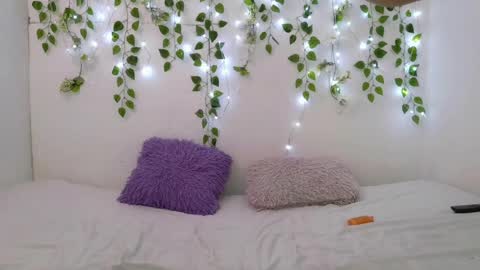 Moon online show from 04-02-26, 02:31