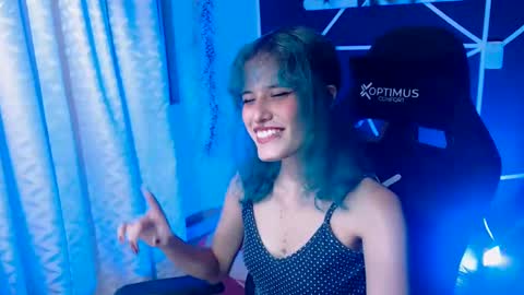 Snapshot of littlenami_ chatting on 10-02-25, 12:50 LAUREN online show from 10-02-25, 12:50