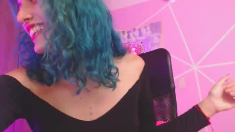 Snapshot of littlenami_ chatting on 11-07-25, 08:53 LAUREN online show from 11-07-25, 08:53