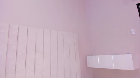 im olivia IG littleolivia01 online show from 01-28-25, 04:08