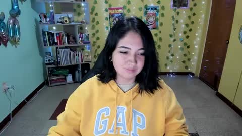 Mia  Wednesday to Sunday 730 am to 1030 am Colombian Hour D online show from 01-13-25, 01:23