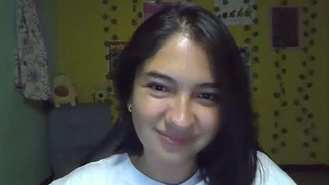 Mia  Wednesday to Sunday 730 am to 1030 am Colombian Hour D online show from 11-02-25, 10:01