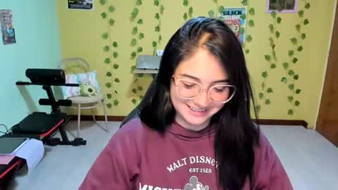 Snapshot of littleprety6969 chatting on 07-12-26, 04:14 Mia Wednesday to Sunday 730 am to 1030 am Colombian Hour D online show from 07-12-26, 04:14