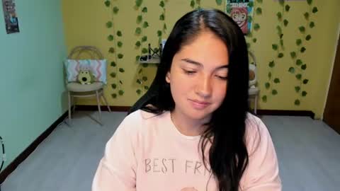 Snapshot of littleprety6969 chatting on 07-21-26, 02:36 Mia Wednesday to Sunday 730 am to 1030 am Colombian Hour D online show from 07-21-26, 02:36