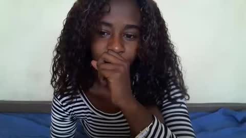 littlesandie online show from 10-24-25, 05:26