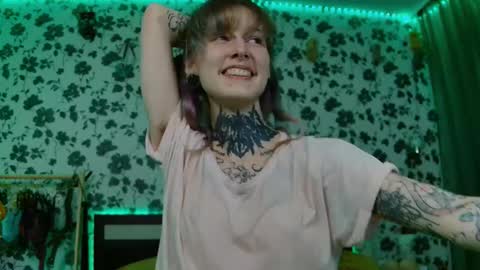 Niki  free tg channel with some photos gifs and info about streams  online show from 09-21-25, 10:11