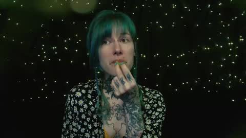 Niki  free tg channel with some photos gifs and info about streams  online show from 11-10-25, 11:20