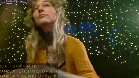 Niki  free tg channel with some photos gifs and info about streams  online show from 05-09-26, 09:03