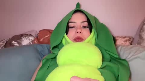 Snapshot of littlesugarpea chatting on 01-05-25, 03:11 Little Sugar Pea online show from 01-05-25, 03:11