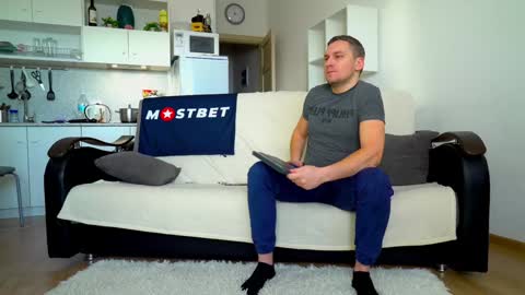 Snapshot of littlesweettifany chatting on 12-17-24, 09:28 Little Tifany online show from 12-17-24, 09:28