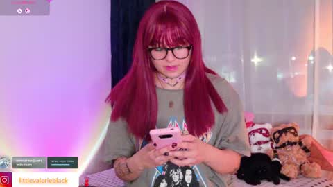 Snapshot of littlevalerie chatting on 06-21-26, 02:14 Valerie online show from 06-21-26, 02:14