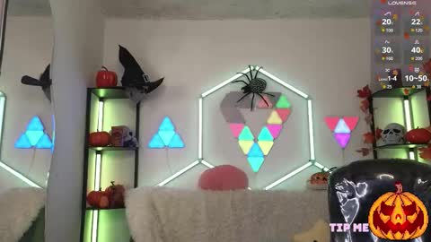 Snapshot of littlevixen18 chatting on 10-23-25, 01:54 littlevixen18 online show from 10-23-25, 01:54