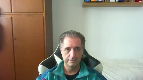Snapshot of liuk53 chatting on 04-18-26, 01:59 liuk53 online show from 04-18-26, 01:59