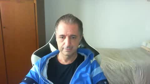 Snapshot of liuk53 chatting on 05-05-26, 12:24 liuk53 online show from 05-05-26, 12:24