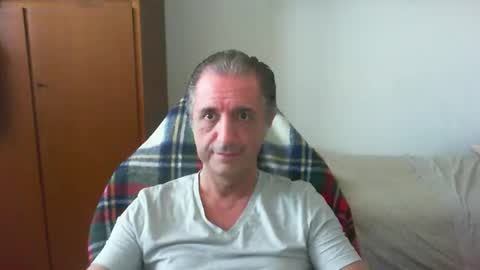 Snapshot of liuk53 chatting on 05-12-26, 12:35 liuk53 online show from 05-12-26, 12:35