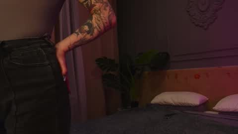 Liv 3 online show from 10-23-25, 04:50