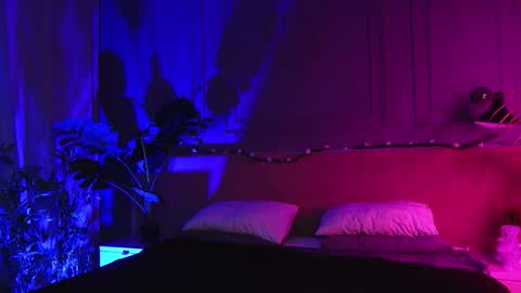 Liv 3 online show from 12-17-25, 03:18