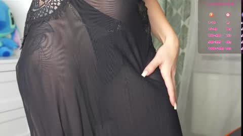 Snapshot of livia7 chatting on 10-16-25, 12:00 OnlyFans livia77   twitter liv20 4u online show from 10-16-25, 12:00