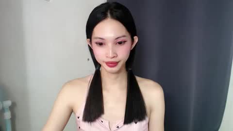 Snapshot of liviacum_ chatting on 09-09-25, 06:24 Lvia online show from 09-09-25, 06:24