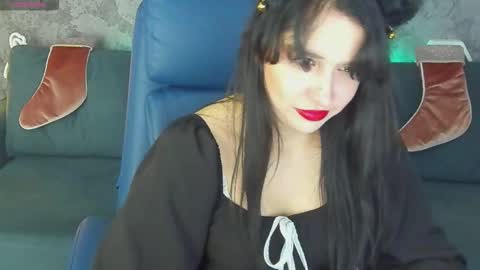 Snapshot of liviashy chatting on 12-22-25, 09:45 liviashy online show from 12-22-25, 09:45