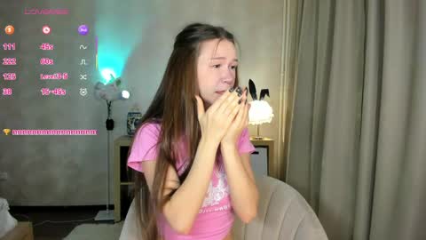 Snapshot of living_doll chatting on 05-21-26, 05:20 Living Doll online show from 05-21-26, 05:20