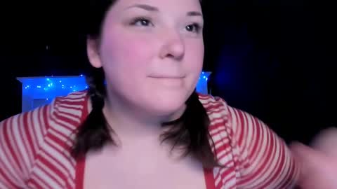 Snapshot of livinsubspace chatting on 01-11-25, 10:07 Liv online show from 01-11-25, 10:07