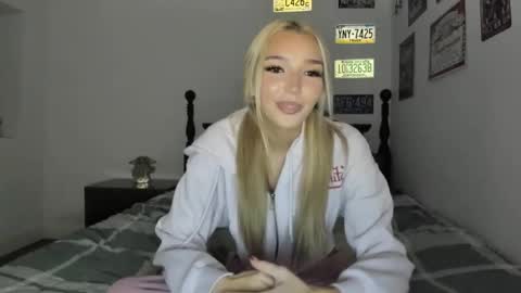 Livvy online show from 05-05-26, 05:04