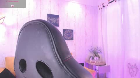 Snapshot of lixie_ chatting on 01-15-25, 03:18 Vanessa online show from 01-15-25, 03:18