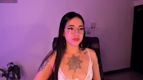 Snapshot of lixie_ chatting on 02-13-25, 04:54 Vanessa online show from 02-13-25, 04:54