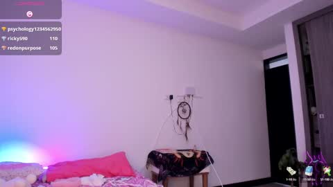 Snapshot of lixie_ chatting on 02-18-25, 08:03 Vanessa online show from 02-18-25, 08:03