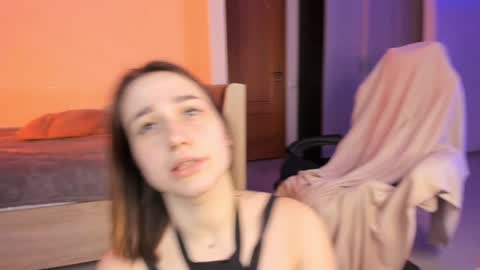 Snapshot of lixie_twenties chatting on 12-10-24, 09:43 Lixie online show from 12-10-24, 09:43