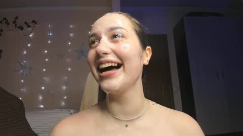 Snapshot of lixie_twenties chatting on 12-21-24, 03:36 Lixie online show from 12-21-24, 03:36