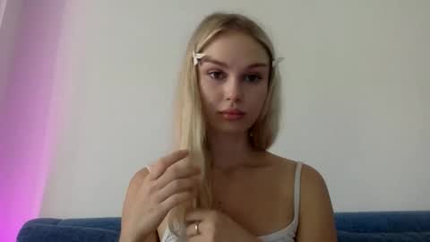 Liya online show from 09-21-25, 06:48