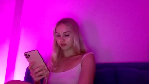 Liya online show from 09-30-25, 02:00