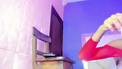liyenpain01 online show from 05-08-26, 08:47