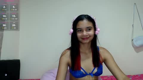 Snapshot of liz7skinny chatting on 05-12-26, 09:45 Liz7skinny online show from 05-12-26, 09:45