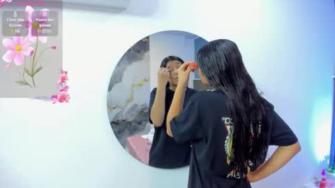 Snapshot of liz__cute chatting on 11-21-25, 11:42 Lizeth online show from 11-21-25, 11:42