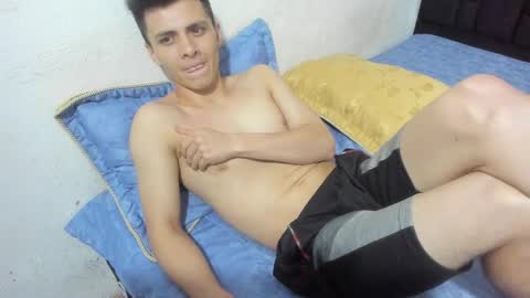 Snapshot of liz_and_chris1 chatting on 01-09-25, 11:36 Chris online show from 01-09-25, 11:36